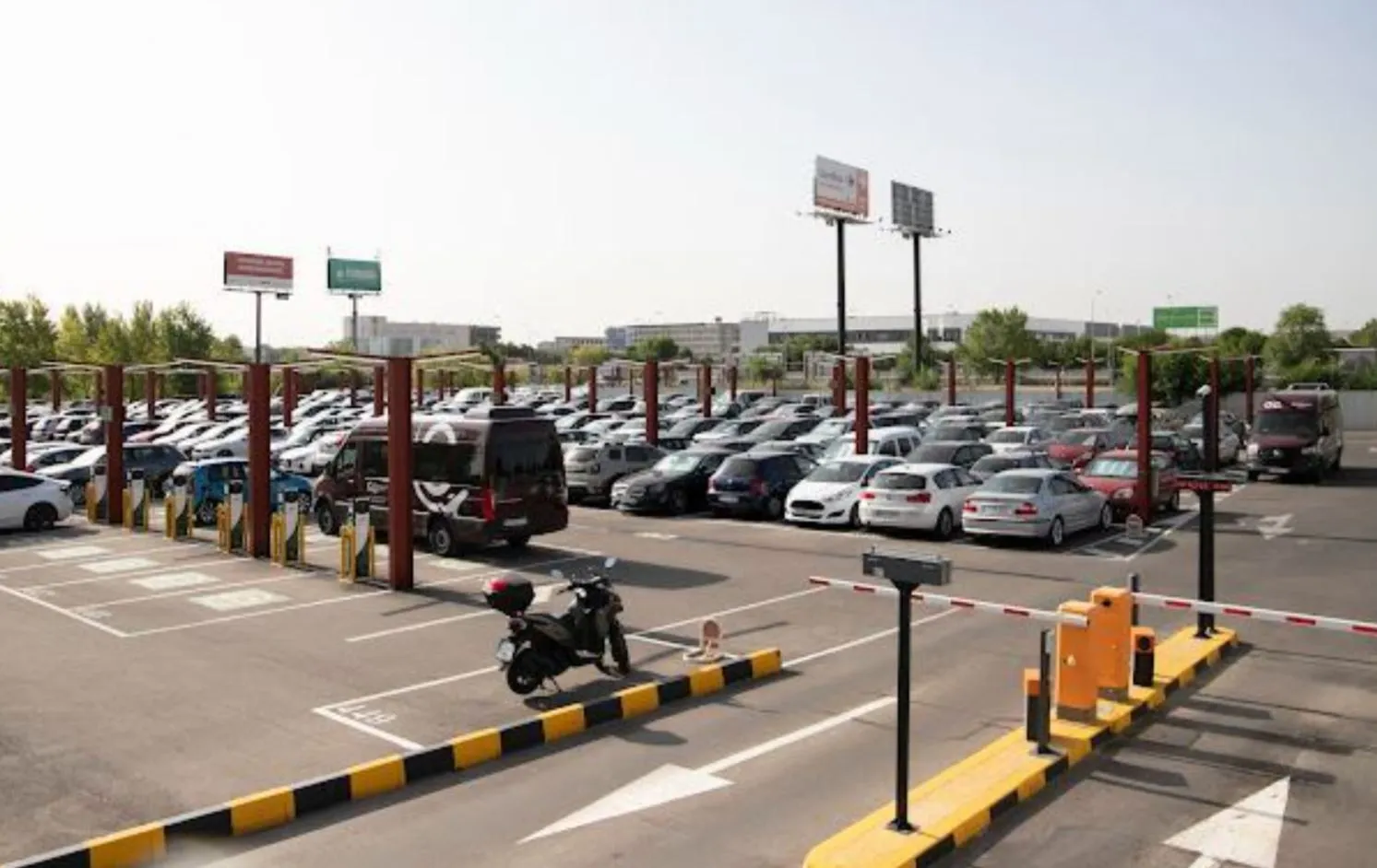 Go Barajas Parking